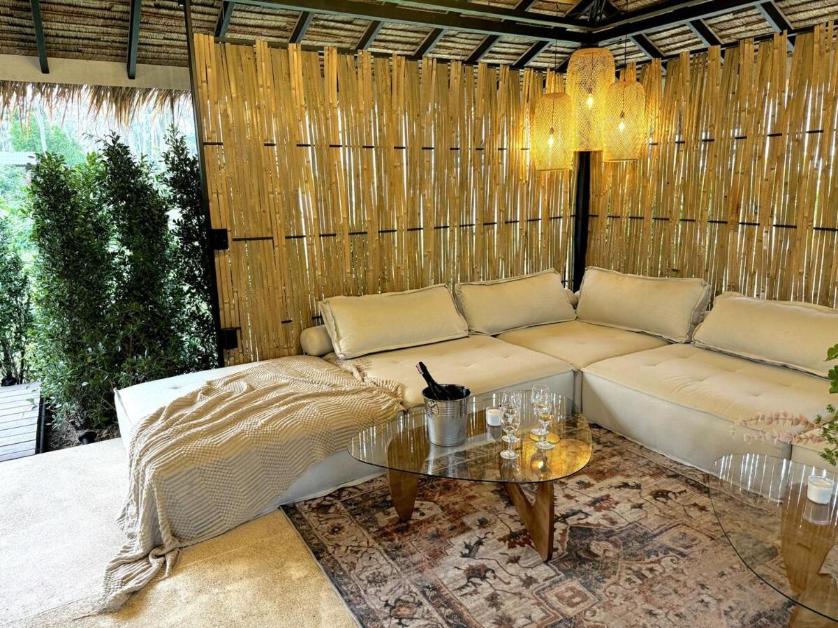 Bohemian Escape Villa チャロクルム エクステリア 写真